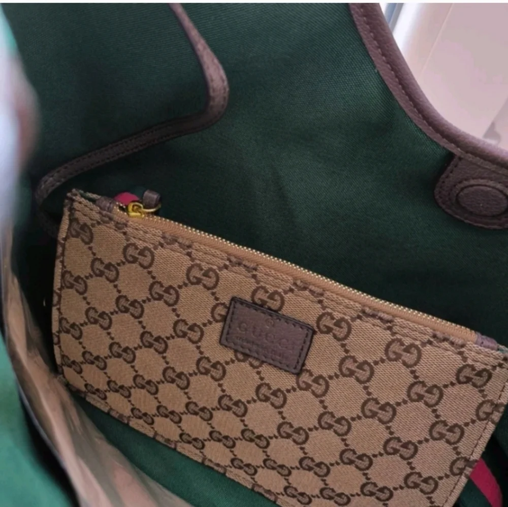 Gucci Giglio Handbag And Pouch - Picture 2 of 13